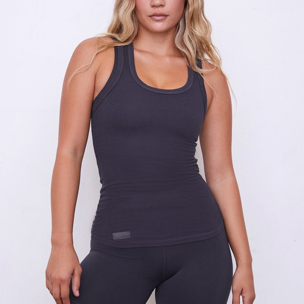Set active form tank size S storm